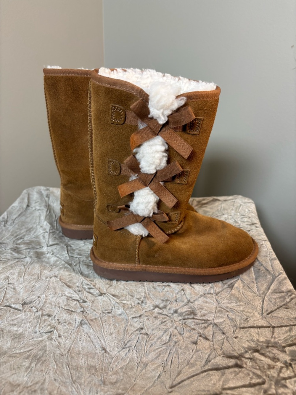 Koolaburra by UGGS in chestnut suede-sz 13